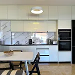 Silver Pearl, Luxury Sea View Lejlighed