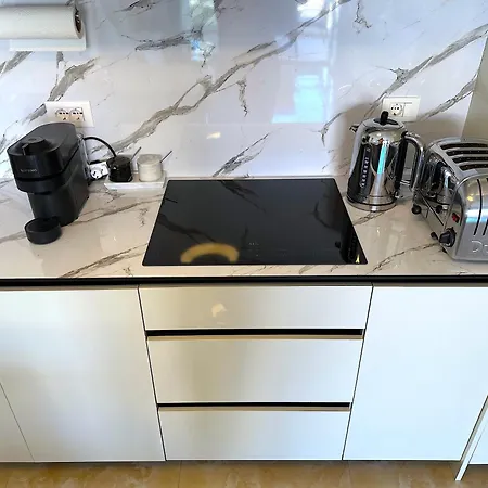Silver Pearl, Luxury Sea View Apartament *